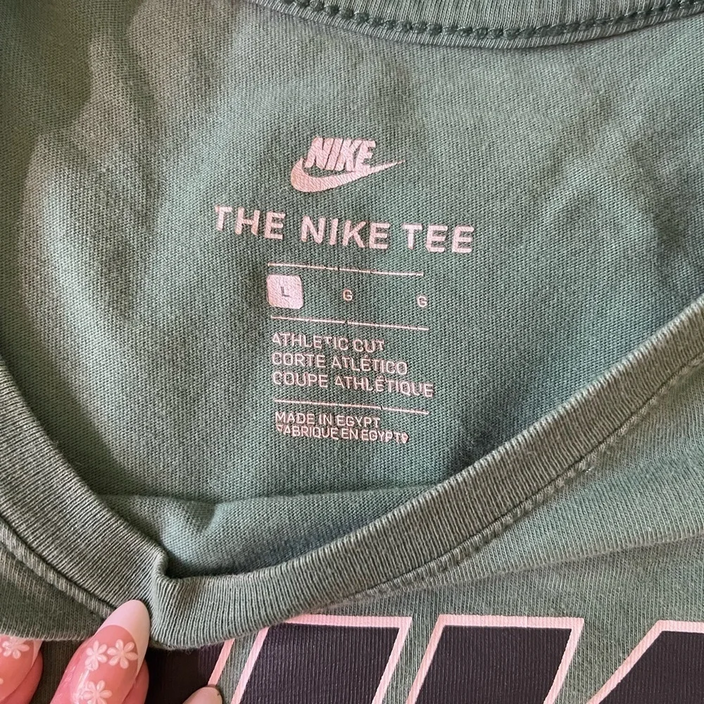 Nike Men's Green Short Sleeve Tee